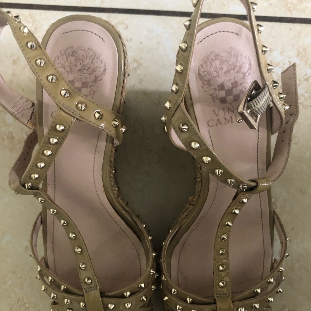 Vince camuto studded sandals 9m